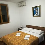 Kukuljica 3*