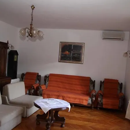 Kukuljica 3*